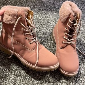 Pink off brand boots, fit like a 9..